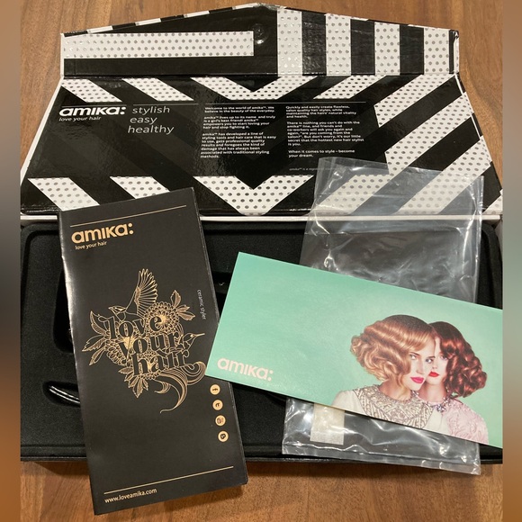 Amika Ceramic Hair Straightener - Picture 8 of 9